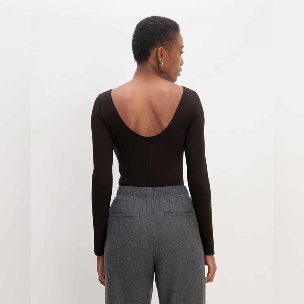 Everlane The Supima Form Scoop-Back Tee - Picture 3 of 4